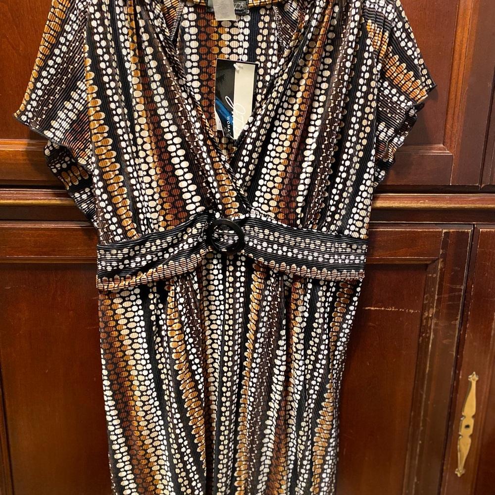 Stylish Women's Multicolor vintage long tie back top plus size 3X short sleeves